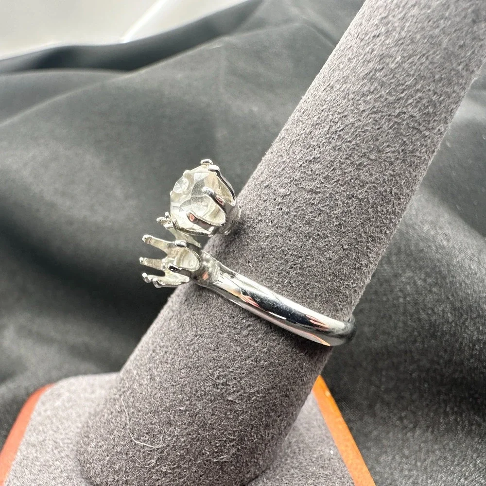 Vintage Y2K Silver Tone Clear Rhinestone Bypass Ring Women's Classic Jewelry 90s